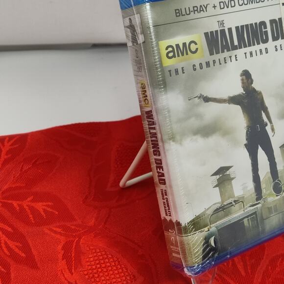Walking Dead Season 3 Blu ray DVD Combo NEW Sealed - Picture 6 of 11